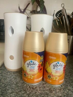 Glade Hawaiian Breeze Automatic Sprayer and Refill (Set of 2)